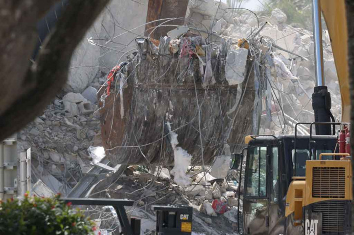 Korban Meninggal Rubuhnya Menara Kondominium Florida Jadi 78 Orang