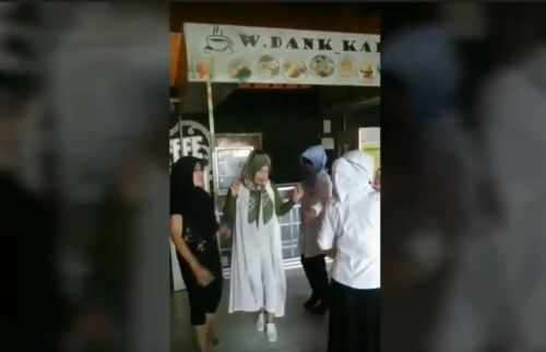 Viral, Kepala Sekolah di Pasuruan <i>Dangdutan</i> di Kafe