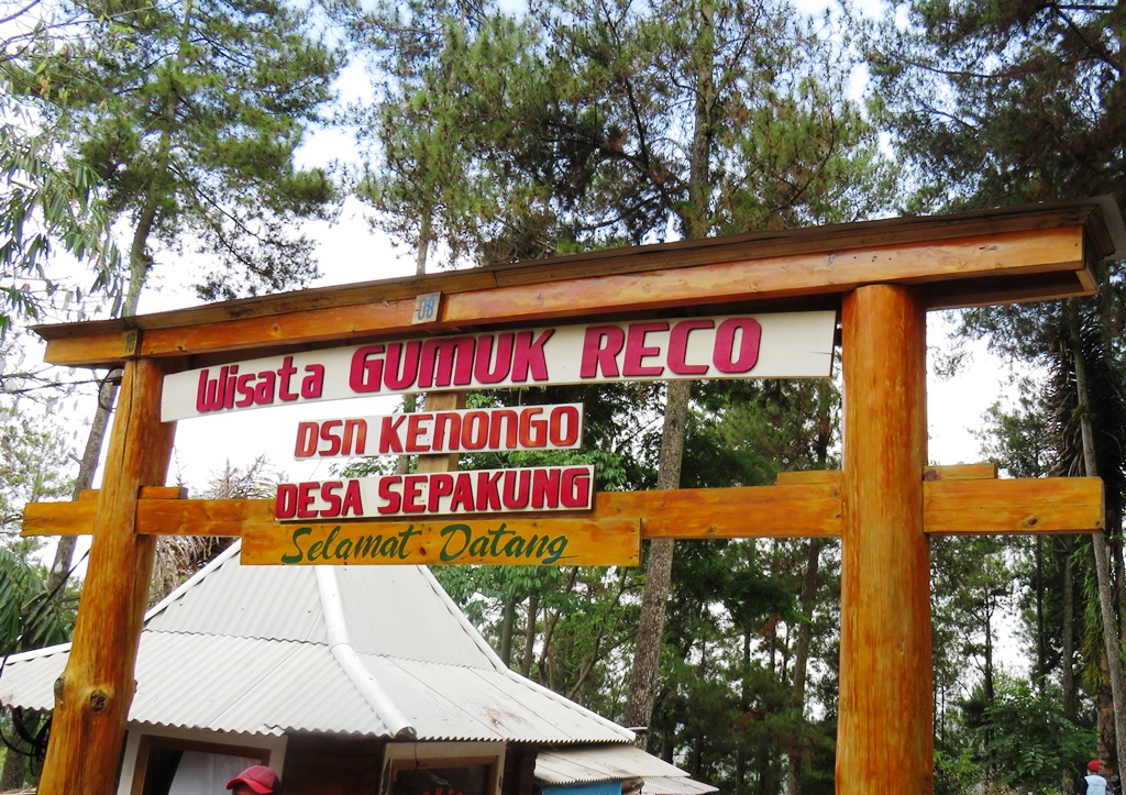 Gumuk Reco di Desa Sepakung menjadi salah wisata alam yang digemari pelancong. (Foto: A. Firdaus/Medcomid)