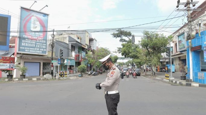 Mengheningkan Cipta untuk Pandemi Covid-19, Kendaraan di Kabupaten Malang Disetop