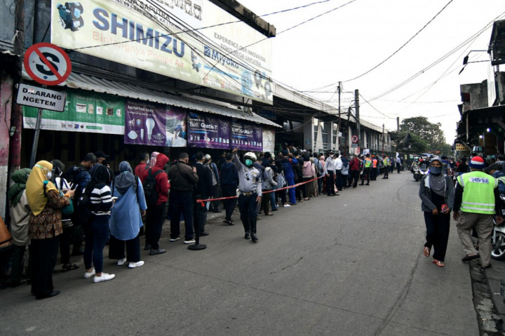 Ingat! Penumpang KRL Wajib Pegang STRP Mulai Hari Ini