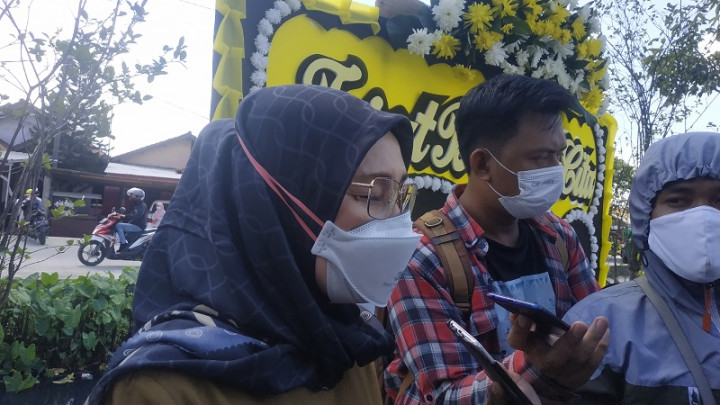 Hasil PCR Terakhir Belum Diketahui, Jenazah Bupati Bekasi Dimakamkan dengan Protokol Covid-19