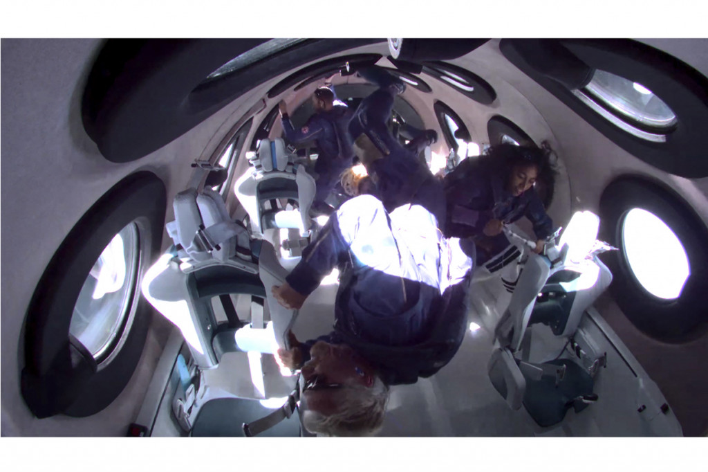 Detik-detik Richard Branson Lepas Landas Menuju Antariksa