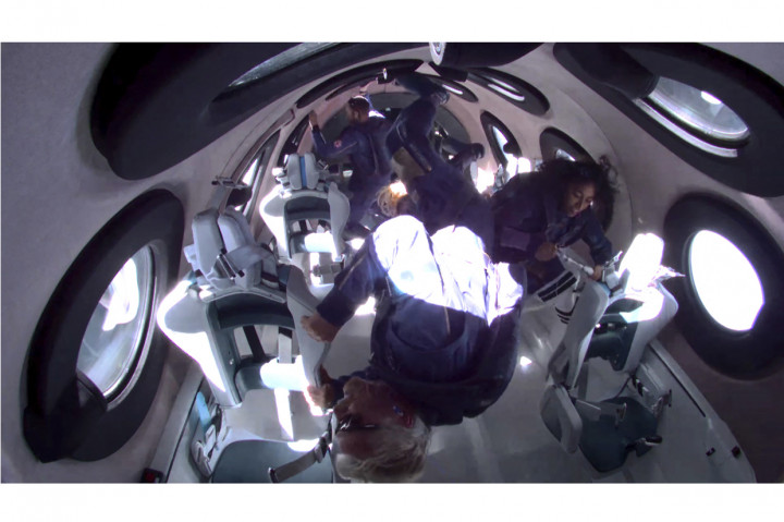 Detik-detik Richard Branson Lepas Landas Menuju Antariksa