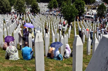 Uni Eropa Minta Negara-Negara Balkan Mengakui Genosida Srebrenica