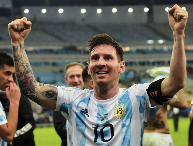 Messi Dedikasikan Gelar Copa untuk Keluarga, Negara dan Maradona