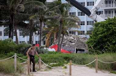 Korban Tewas Gedung Roboh Miami 94 Orang, 83 Teridentifikasi