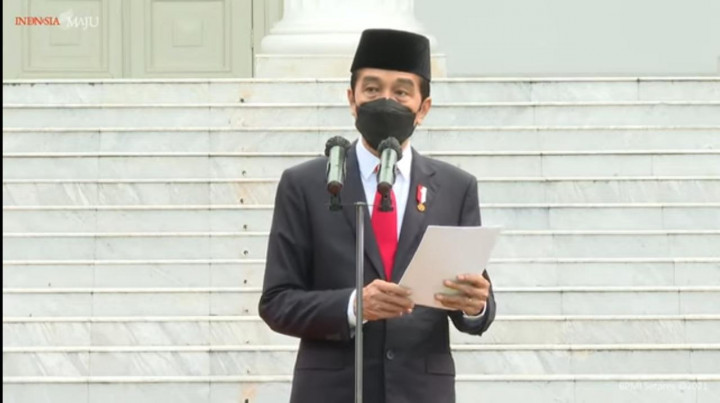 Jokowi Lantik 227 Perwira TNI dan 281 Perwira Polri