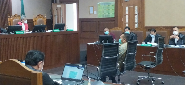 Kode 3 Jari Juliari ke Hotma Bikin Saksi Kalang Kabut