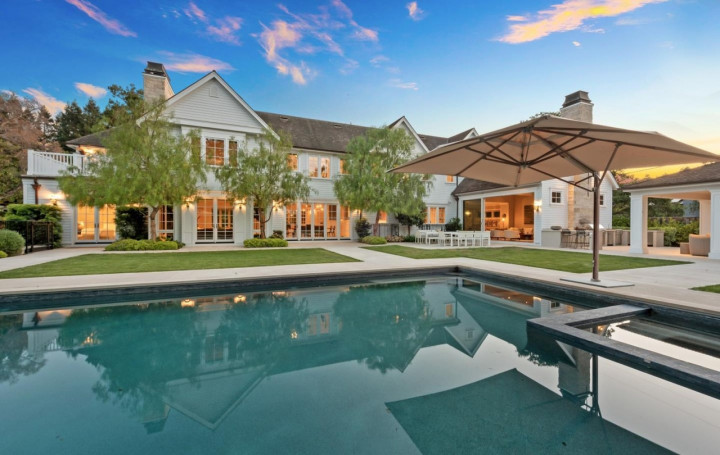 Punya Sauna hingga Bioskop, Rumah Mantan Bos Facebook Dijual Rp391 Miliar