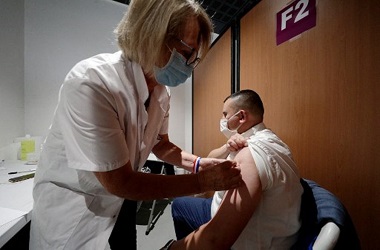 1 Juta Warga Prancis Mendaftar Vaksinasi usai Peringatan Macron