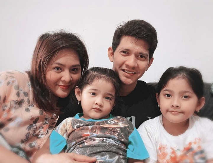 2 Minggu Berjuang, Iko Uwais Sembuh dari Covid-19