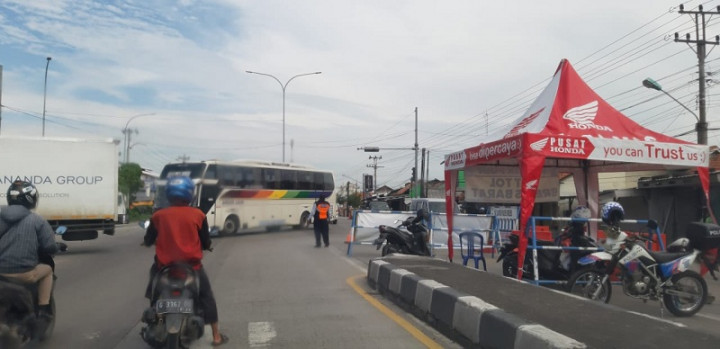 Populer Daerah, Pintu Masuk Jateng di Brebes Ditutup Sepekan Hingga Oknum Satpol PP Memukul Ibu Hamil
