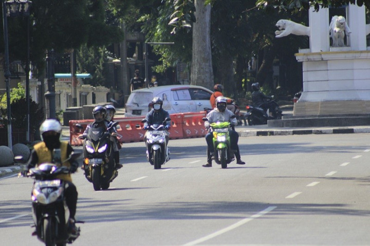Populer Daerah, Pengendara Terobos Penyekatan Hingga Satpol PP Pemukul Ibu Hamil Terancam 5 Tahun Penjara