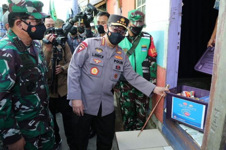 Kapolri Perintahkan Distribusi Bansos ke Warga Dipercepat