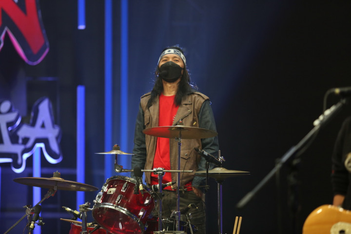 Bimbim Slank Penasaran tentang Pasien Covid-19 Minum Obat Tanpa Resep