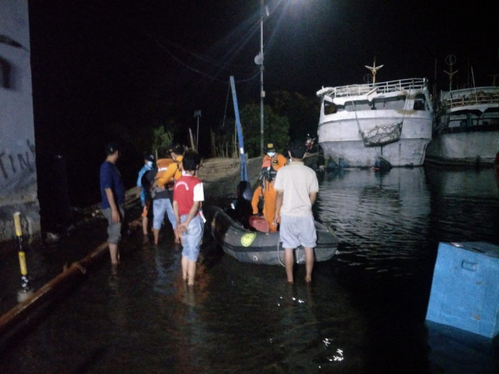 Pencari Kerang Hilang Hingga Target <i>Herd Immunity</i> Jokowi