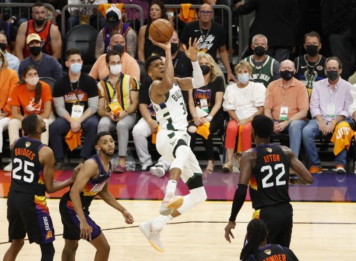 Dramatis, Milwaukee Bucks Balik Memimpin dan Hampir Menjuarai NBA Finals