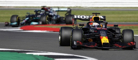 Bos Red Bull Sebut Aksi Hamilton Membahayakan Verstappen
