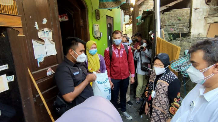 Mensos Blusukan Ke Solo, Pantau Penyaluran Bansos