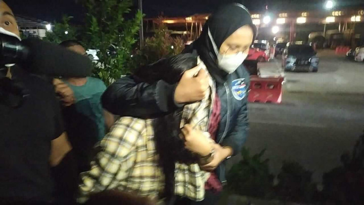 Tarif Prostitusi Artis TA Terungkap