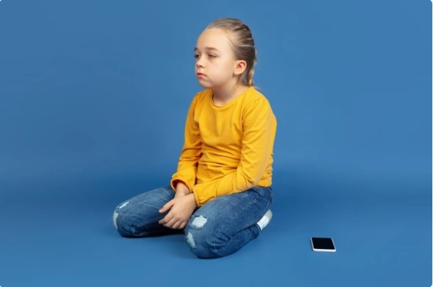 Berinteraksi melalui internet mungkin tidak cukup memuaskan kebutuhannya. (Foto: Dok. Freepik)