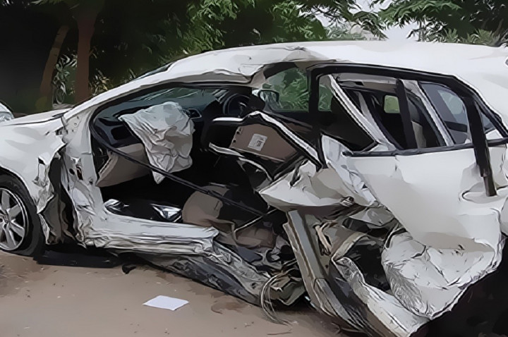 Brak! 3 Mobil Tabrakan Beruntun di Km 14 Jalan Tol Jakarta-Cikampek