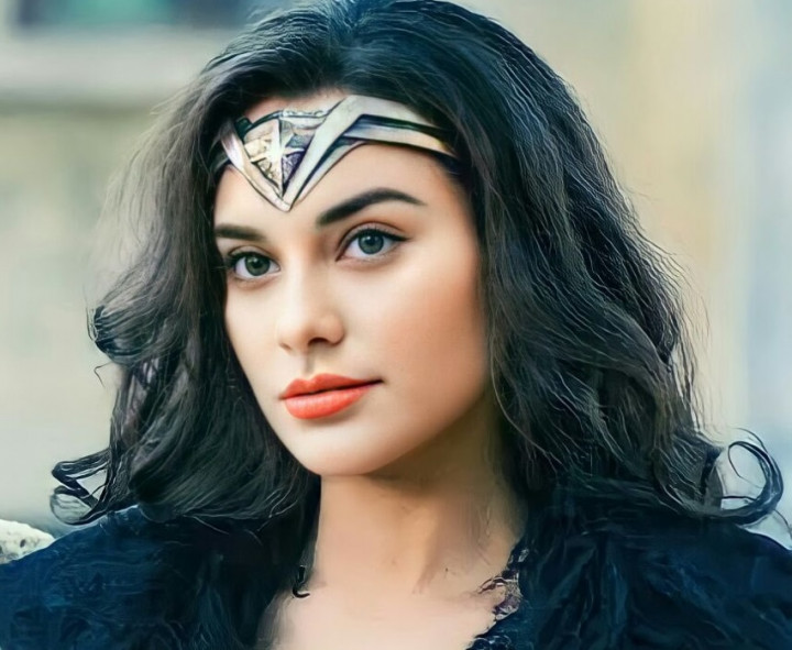 Pesona Nora Berdandan ala Wonder Woman, Netizen Makin Kesal dengan Jerinx