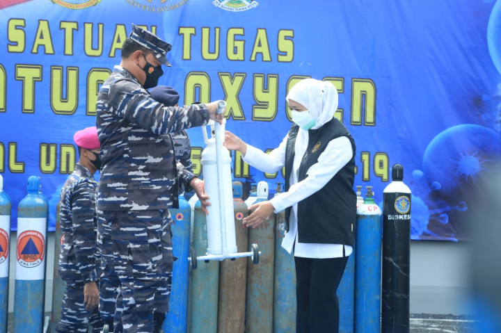 Manfaatkan KRI Dr Soeharso, TNI AL Sediakan Oksigen Gratis bagi RS di Jatim