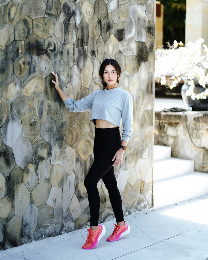 Tips Semangat Berolahraga di Rumah ala Nana Mirdad