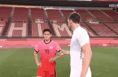 Tolak Jabat Tangan Usai Kalah, Pemain Timnas Korea Selatan Ini Panen Hujatan