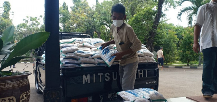 90 Ribu Warga Brebes Menanti Bansos Dampak PPKM Level 4