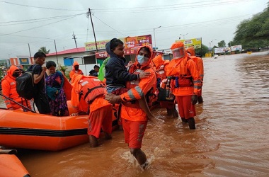 110 Orang Tewas akibat Banjir dan Longsor di Maharashtra India