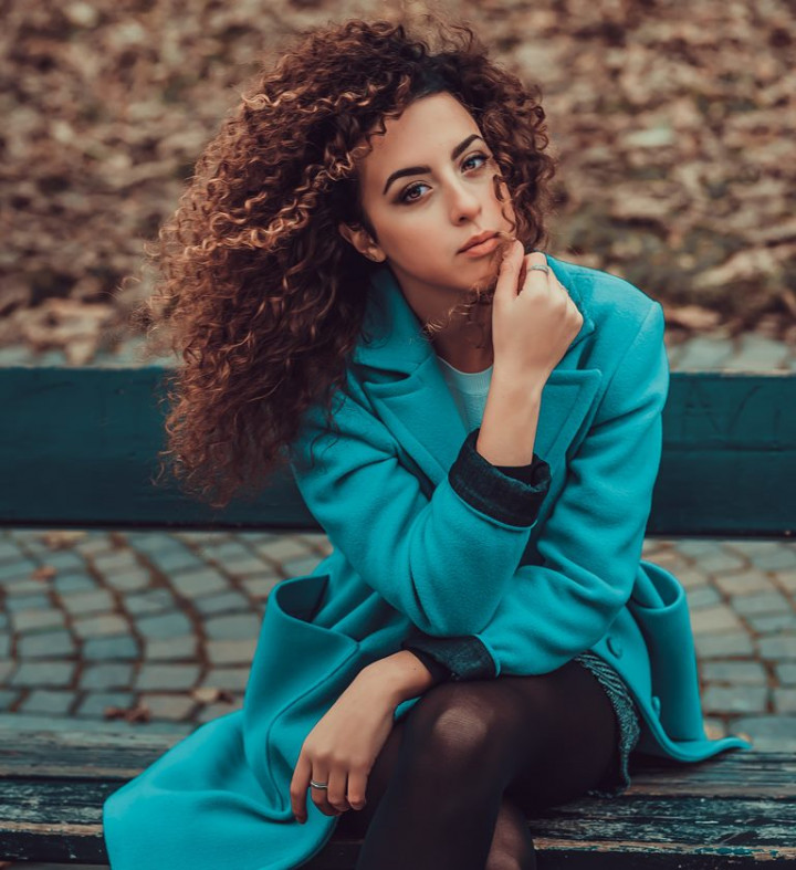 5 Gaya Rambut Keriting yang Bisa Kamu Contek dari Artis Hollywood