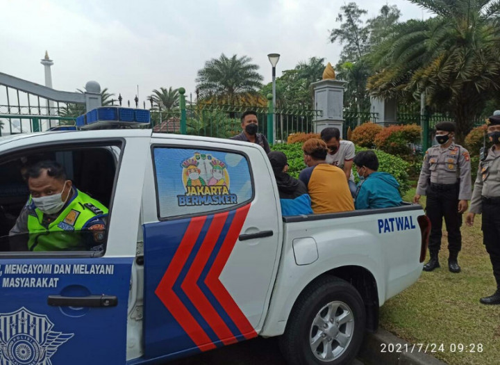 Sejumlah Pemuda Ditangkap Saat Akan Demo di Istana Merdeka