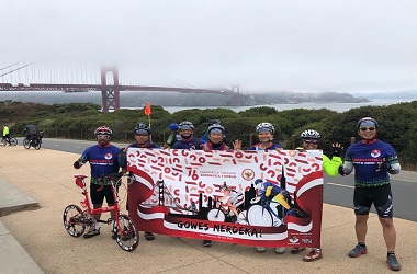 Sambut HUT ke-76 RI, WNI Gowes Bersama Seberangi Jembatan Golden Gate