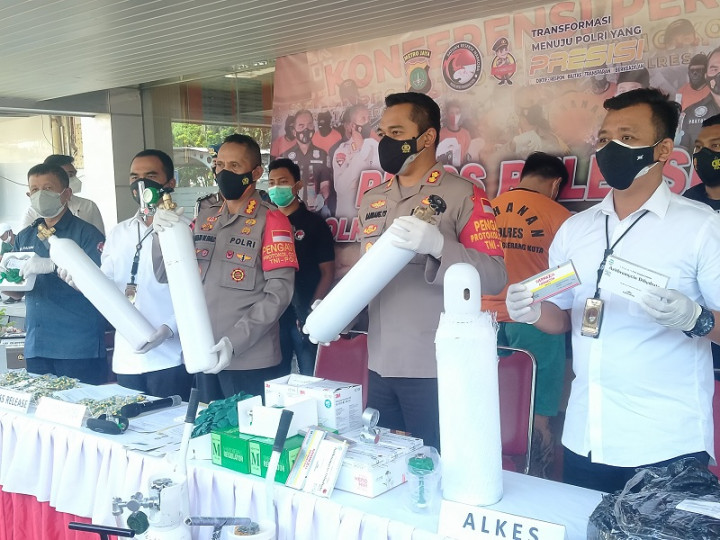 Penimbun Tabung Oksigen dan Alat Kesehatan Ditangkap