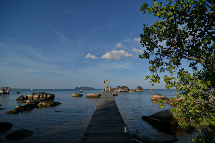 Keindahan Pantai Tapak Natuna