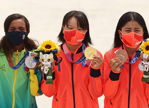 Gaya Busana 3 Remaja Pemenang Skateboard di Olimpiade Tokyo 2020
