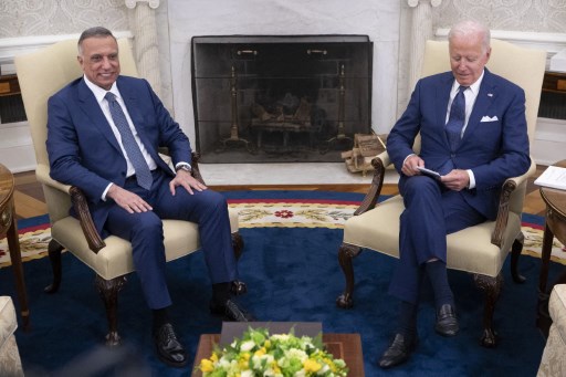 Presiden AS Joe Biden dan PM Irak Mustafa al-Kadhimi sepakati akhiri misi AS di Irak. Foto: AFP