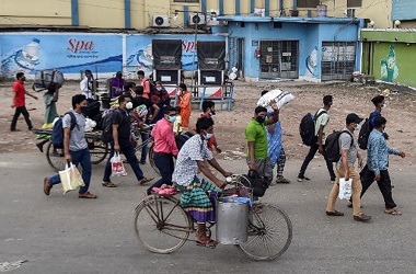Bangladesh Catat Lonjakan Tertinggi Kasus dan Kematian Harian Covid-19