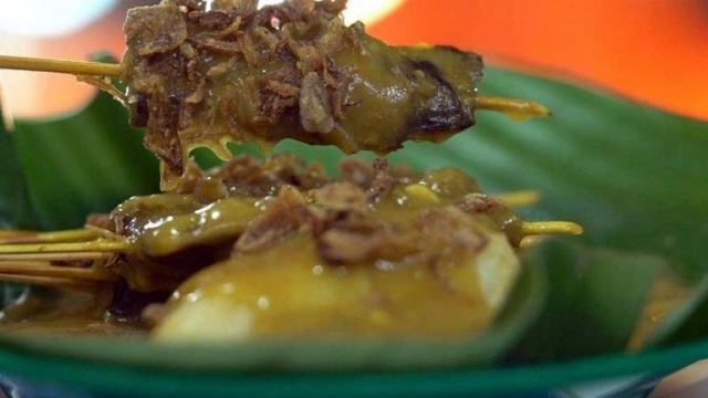 Ini tiga jenis bumbu satai Padang yang berbeda namun semuanya lezat. (Foto: Dok. Endeus TV)