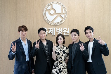 Hospital Playlist 2 Drakor Terbaik Selama 5 Minggu Berturut-turut