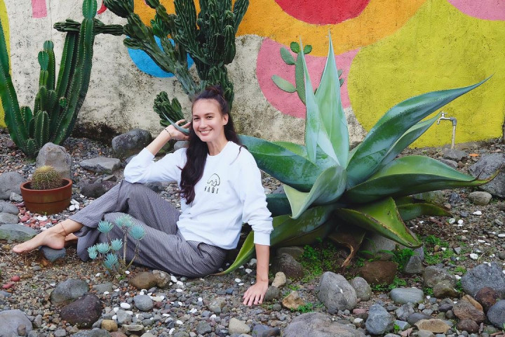 Nadine Chandrawinata Ajak Masyarakat Kurangi Produksi Sampah Plastik