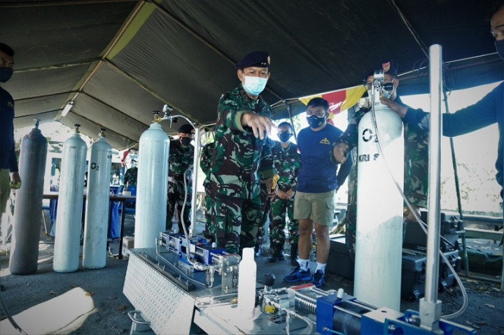 Posko Bantuan Oksigen TNI AL di Surabaya Dibuka