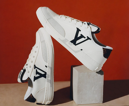 Sepatu ini dijuluki Charlie Sneaker, siluet LV yang paling bertanggung jawab terhadap lingkungan karena menampilkan 90 persen bahan daur ulang dan sumber hayati. (Foto: Dok. Louis Vuitton)