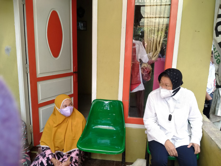 Geram, Mensos Risma Temukan BST di Kota Tangerang <i>Dipotek</i>