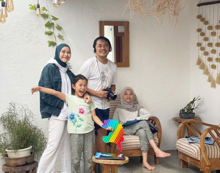 Zaskia Adya Mecca Ingin Balas Dendam, Malah Jatuh Cinta dengan Hanung Bramantyo