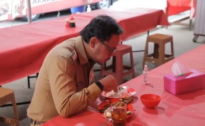 Jajal Makan 20 Menit di Warung, Bima Arya: Bawa Pulang, Lebih Aman