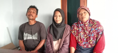 Dapat KIP Kuliah, Putri Petani Sayur Kuliah di UNY Tanpa Biaya